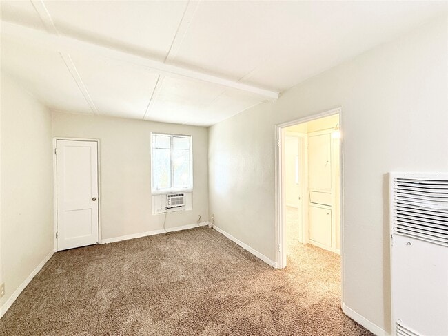 Building Photo - 2717 Hadley St