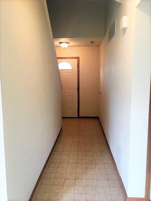 Building Photo - 16850 Huntington Lane B
