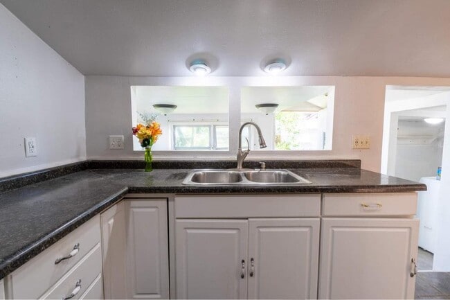 Cocina - 51 East 21st Street