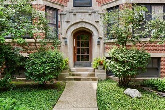 Building Photo - 728 1/2 Hinman Ave
