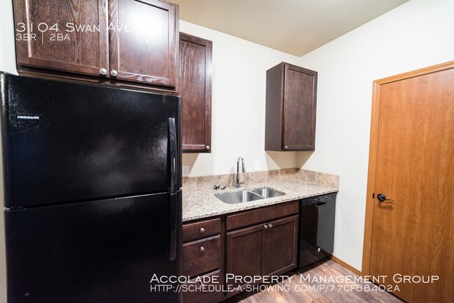 Building Photo - 3104 Swan Ave