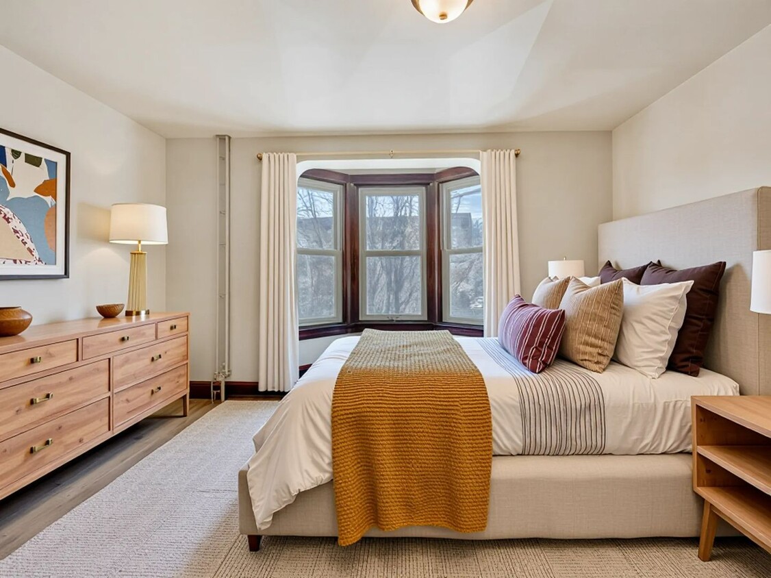 Foto principal - Large Four Bedroom In York!