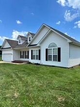 Building Photo - 618 Aberdeene Ct