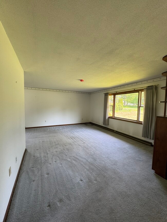 Building Photo - 120 Mt Warner Rd