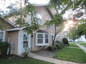 Building Photo - 457 N Cambridge Dr