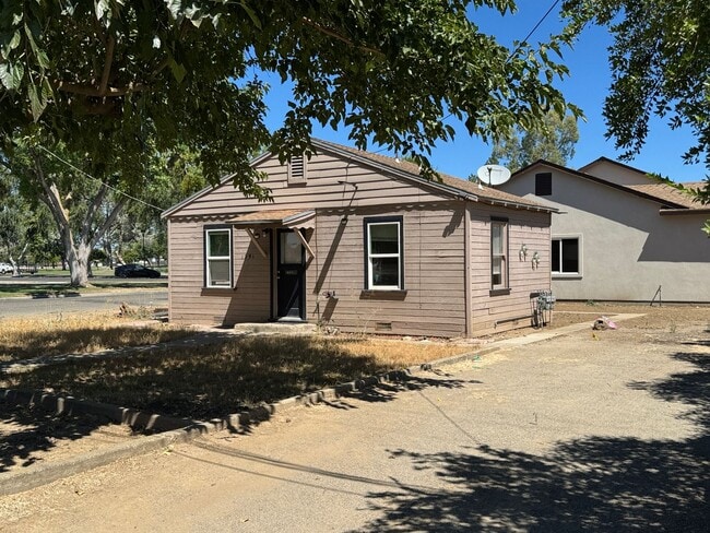 Building Photo - 1291 Wallis Ave