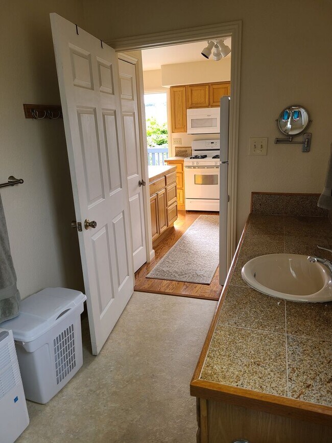 Building Photo - 1992 Gwin Rd