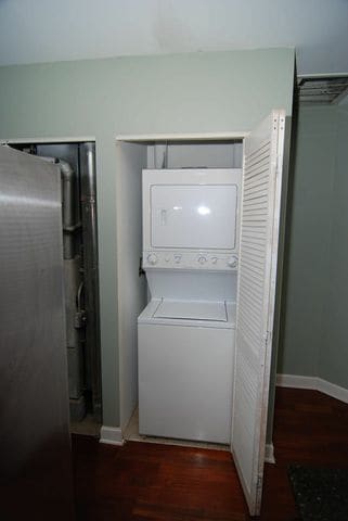 Building Photo - 3553 W Ainslie St