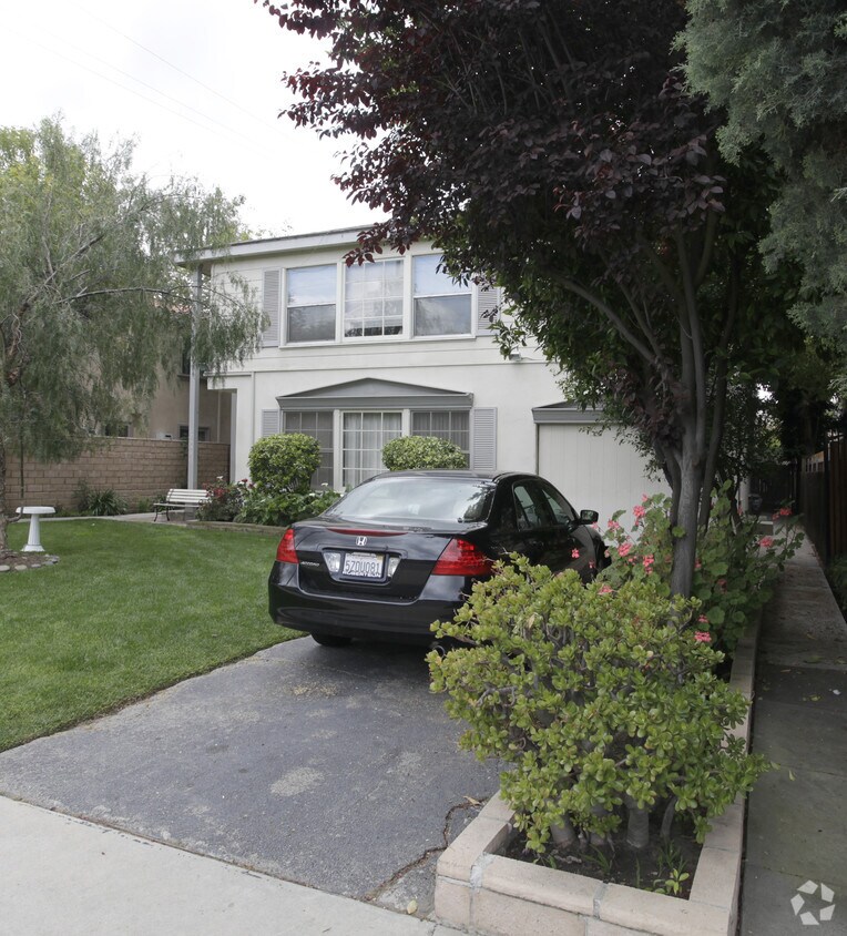Foto del edificio - 12550 Moorpark St