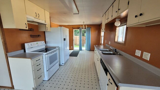 Foto del edificio - 63647-63649 Andrews Rd
