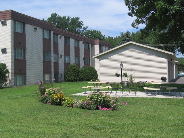 Building Photo - Golfview Crossing Apartments