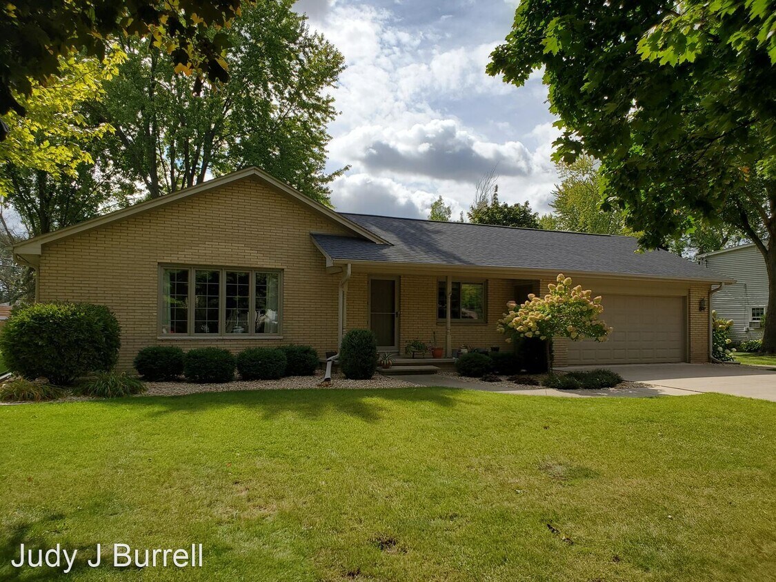 3 br, 1.5 bath House 115 Plummer Court House Rental in Neenah, WI