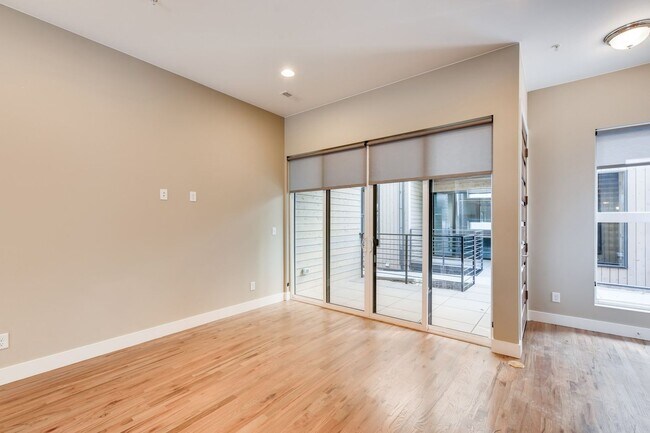 Foto del edificio - Lux Townhome for Rent in Sunnyside
