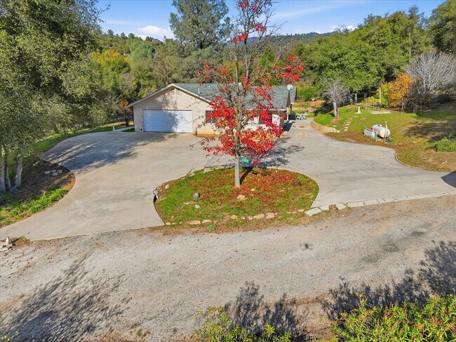 Foto del edificio - 43379 Leach Rd