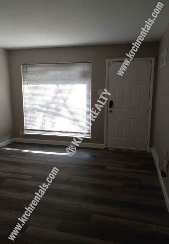 Building Photo - Nice 4-Bedroom Home with Spacious Living Room