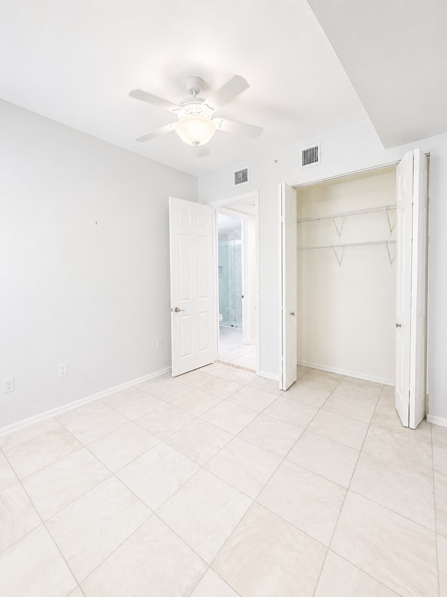 Building Photo - 1445 Mariposa Cir