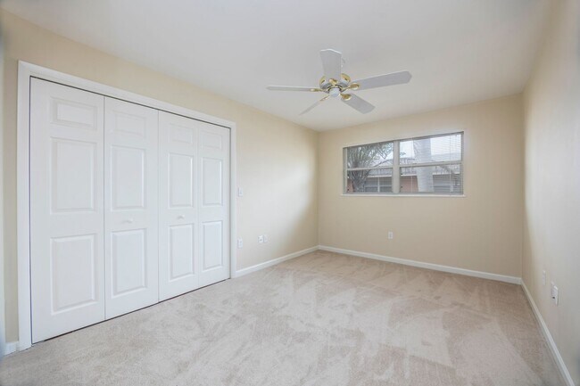 Building Photo - ******PET FRIENDLY** 1 BED/1 BATH - GREAT LOCATION - WALK TO THE BEACH! NAPLES PARK - NO HOA