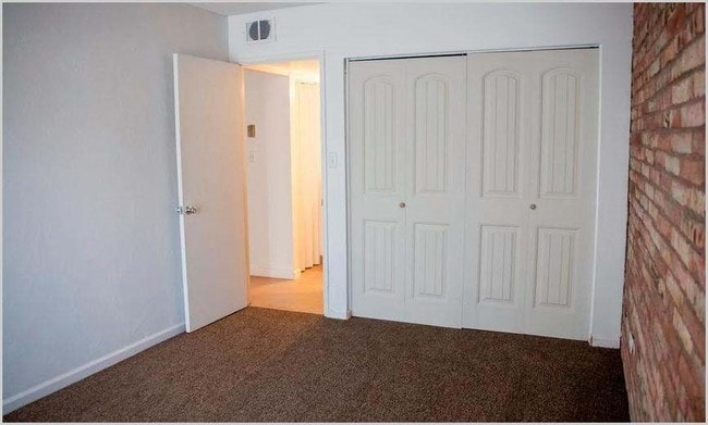 Building Photo - Adobe Casitas