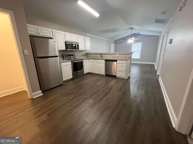 Foto del edificio - 565 Rustwood Dr