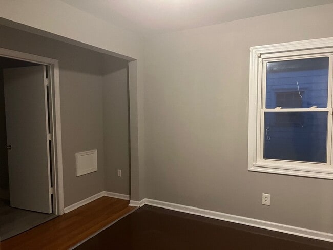 Building Photo - 48 Gibbons Ave