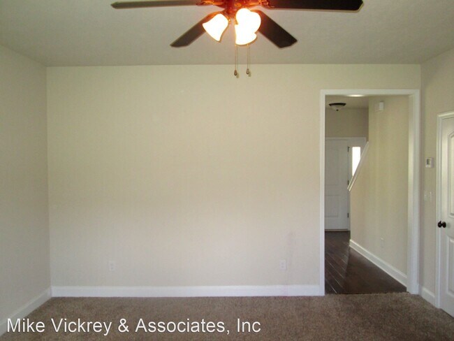 Building Photo - 3 br, 2.5 bath House - 520 Cranberry Circle