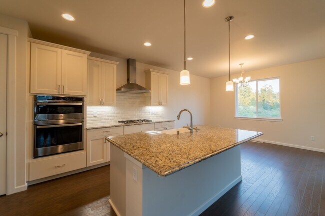 Building Photo - 4 Bed/3.5 Bath in Gig Harbor WA