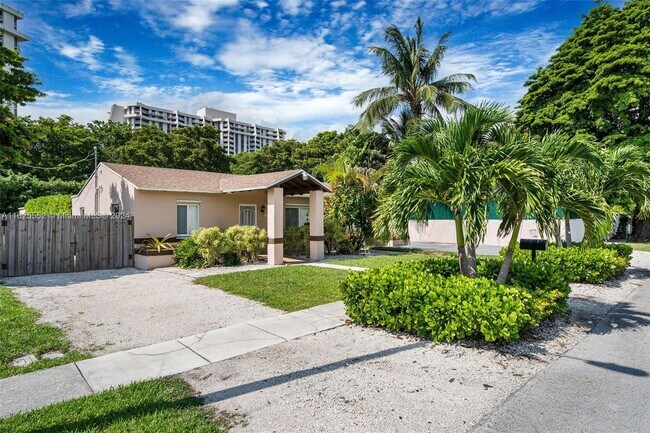 Foto del edificio - 1410 NE 108th St