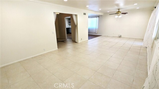 Foto del edificio - 2037 E Cameron Ave