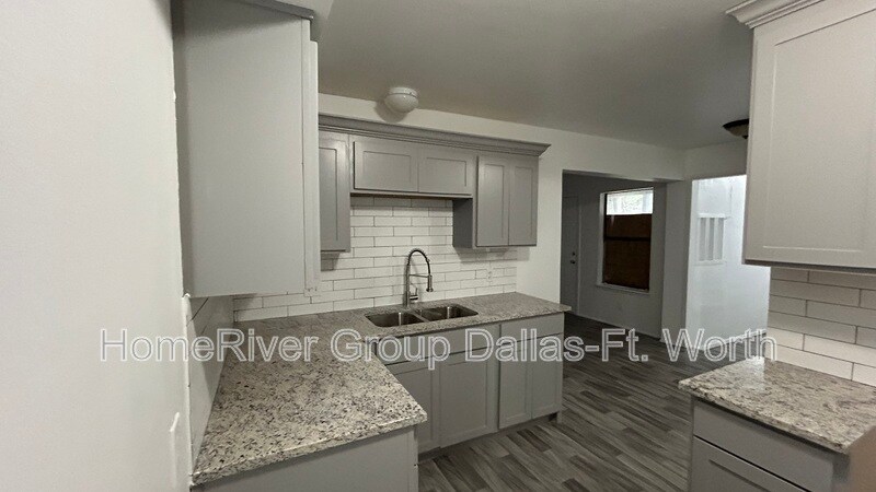 Foto principal - 4847 Haas Dr