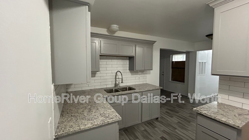Primary Photo - 4847 Haas Dr
