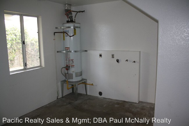 Building Photo - 1864 Donax Ave