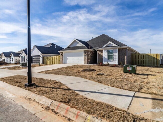 Building Photo - 410 Willow Dr