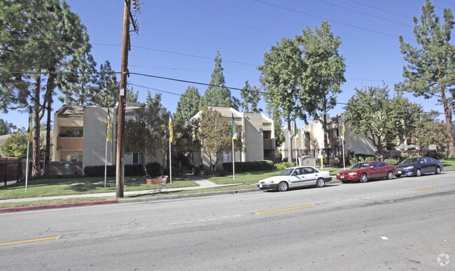 Building Photo - Villa Topanga