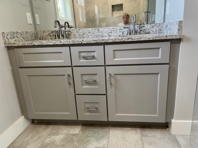 Double Master Vanity - 35 Crayton Park Dr