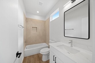 Building Photo - 1408 Enid St