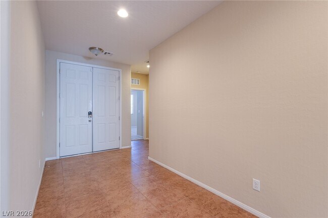 Building Photo - 10119 Amana Oaks Ave