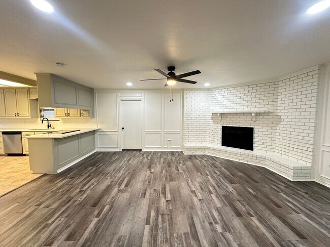Foto del edificio - Cute home in Plano 4 bedrooms 3 baths