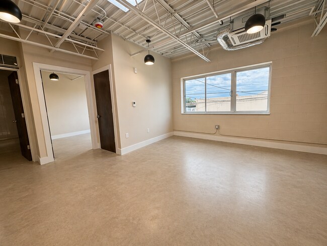 Foto del edificio - The Garden Lofts