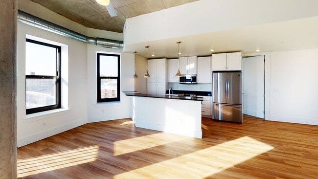 Building Photo - 300 E LaSalle