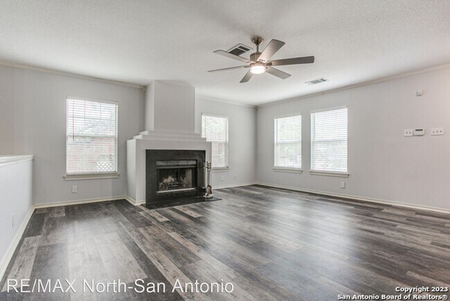 Building Photo - 4 br, 2.5 bath House - 7531 Rainlilly Cove