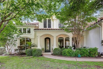 Building Photo - 2116 Demona Dr