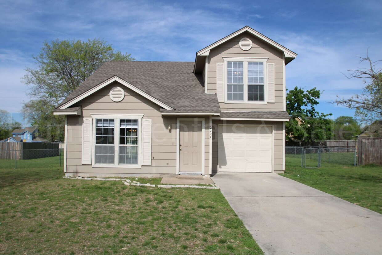 Primary Photo - Two Story Dream!