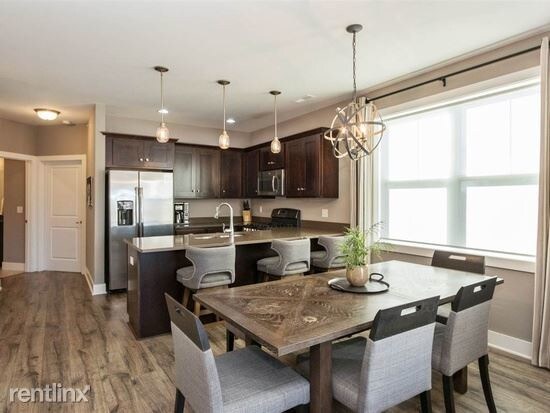 Building Photo - 2 br, 2 bath  - 1136 Swisher St