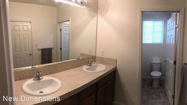 Foto del edificio - 10660 Brittany Park Dr