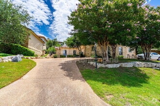 Building Photo - 1305 Delsie Dr