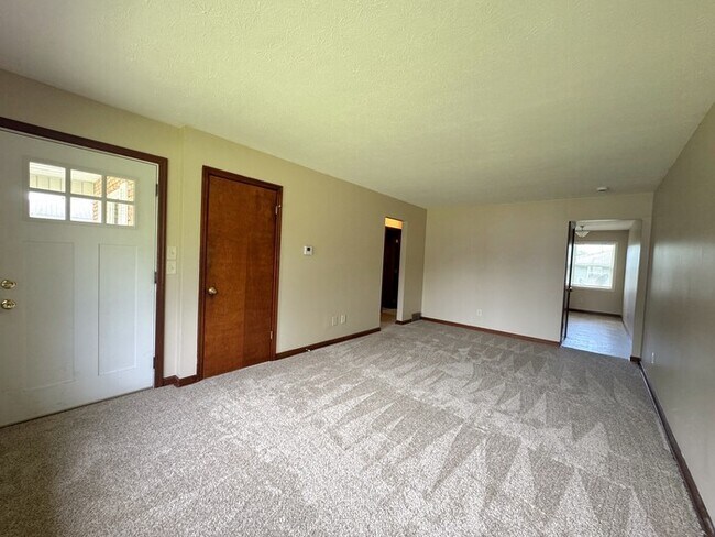 Foto del edificio - 3971 Far Hills Dr