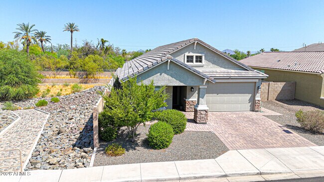 Foto del edificio - 2306 E Branham Ln