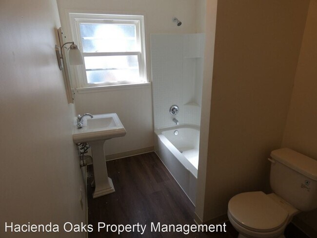 Foto del edificio - 2 br, 1 bath House - 325 E. Clark Ave