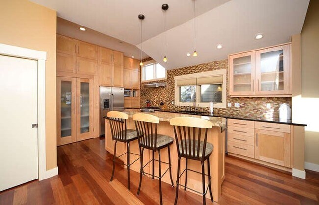 Foto del edificio - Gorgeous 4BD/3BA Wonderland Hills Home- Wo...