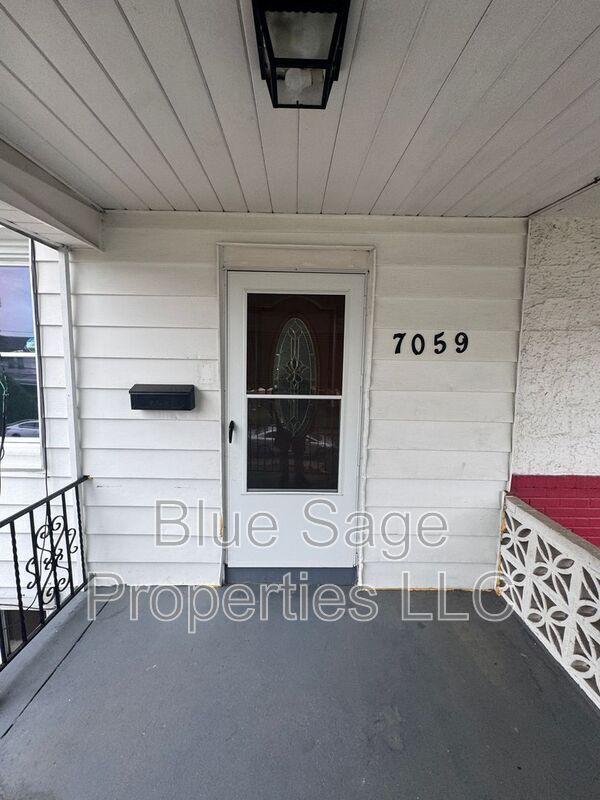 Foto del edificio - 7059 Greenwood Ave